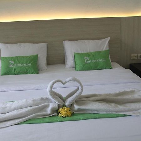 Kuta Indah Hotel Extérieur photo