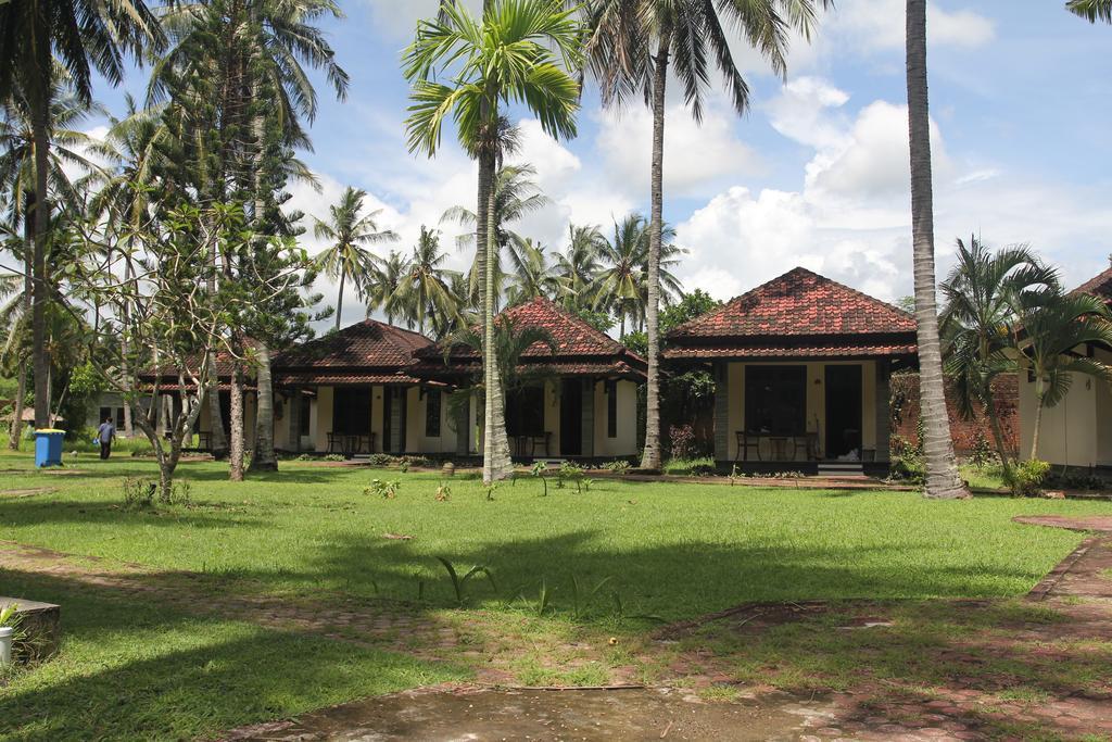 Kuta Indah Hotel Extérieur photo