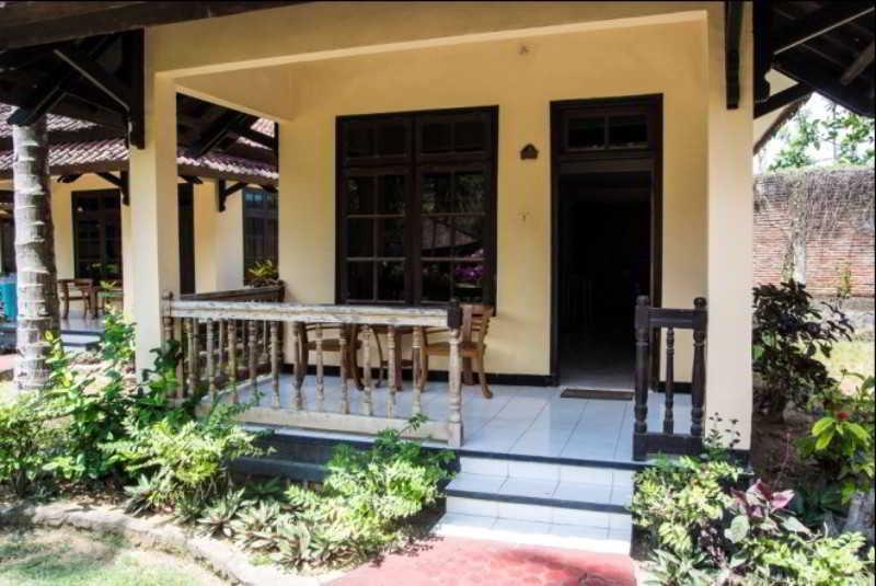 Kuta Indah Hotel Extérieur photo