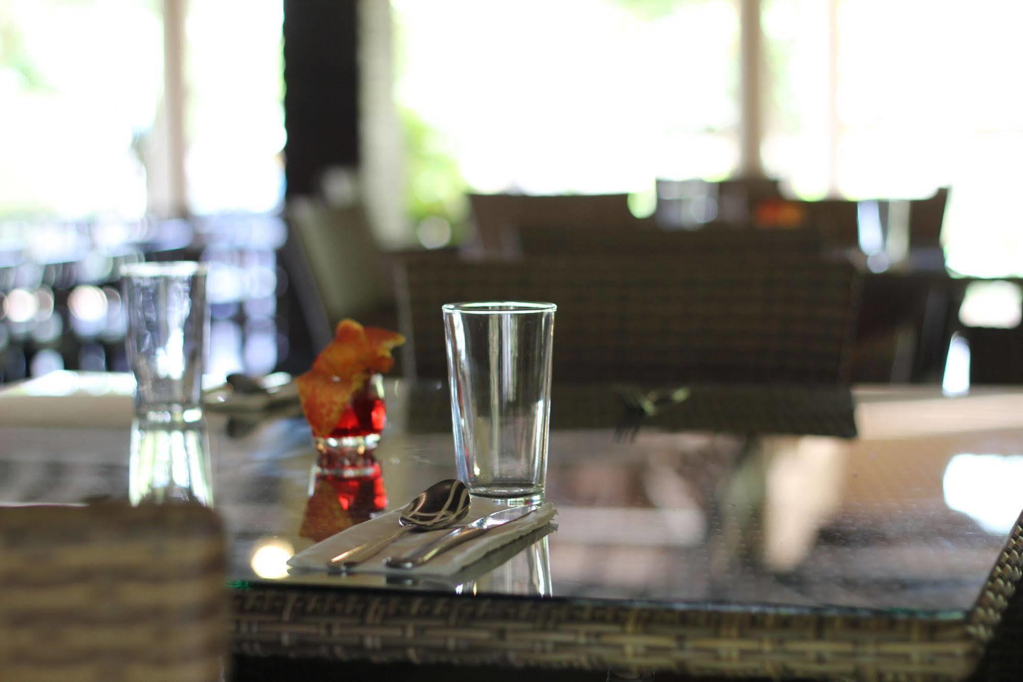 Kuta Indah Hotel Extérieur photo