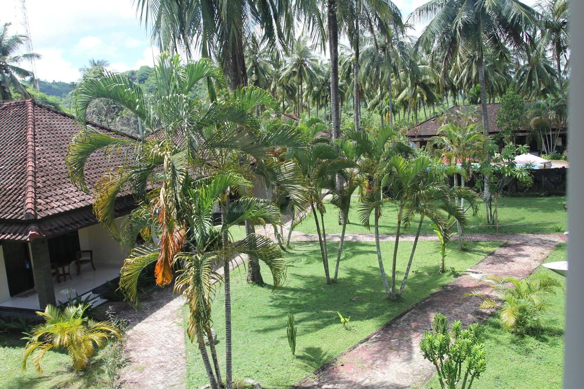 Kuta Indah Hotel Extérieur photo
